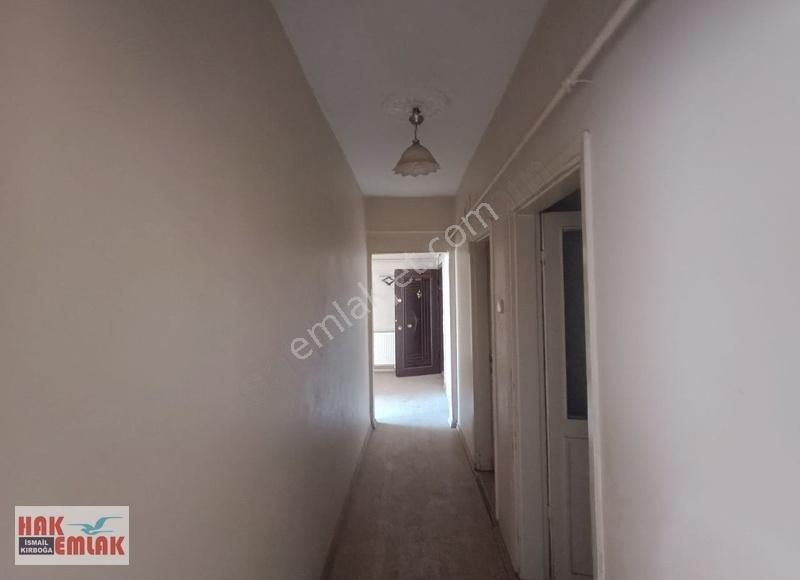 Hak Emlaktan Burhaniye Mah.de Şehir Merkezinde Kiralık 3+1 Daire - Görsel 20