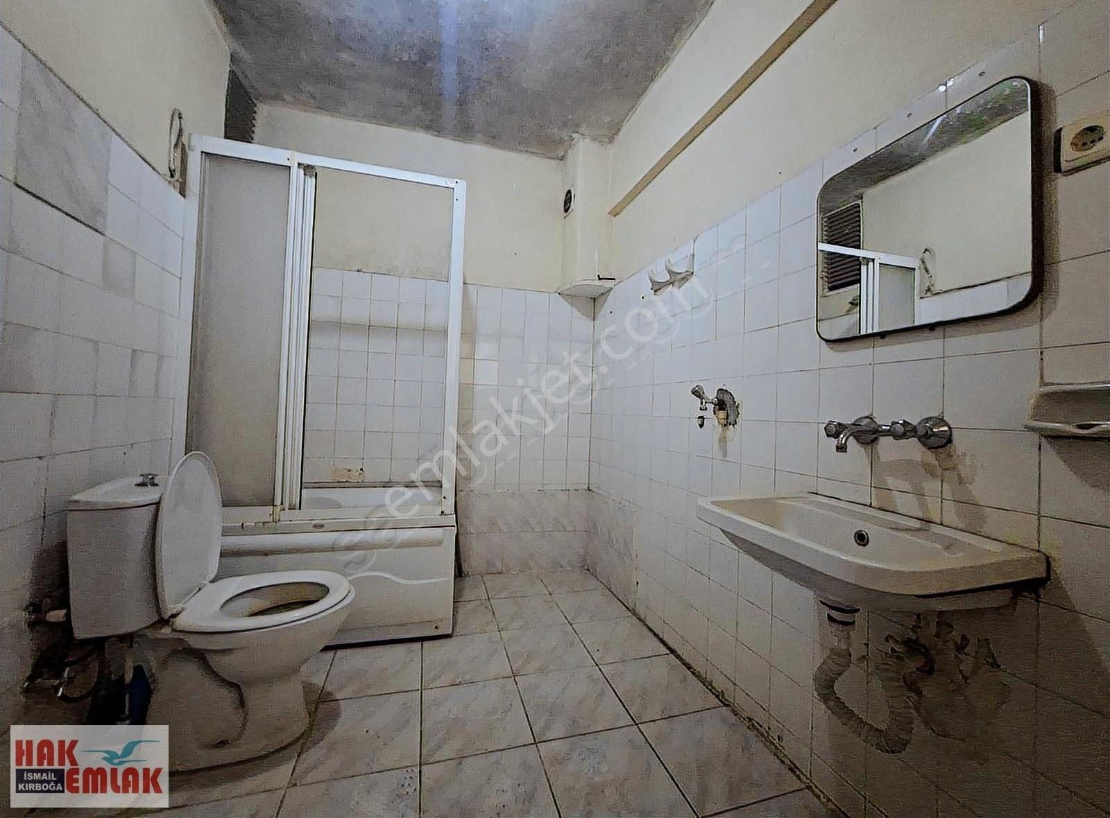 Hak Emlaktan Burhaniye Mah.de Şehir Merkezinde Kiralık 3+1 Daire - Görsel 14