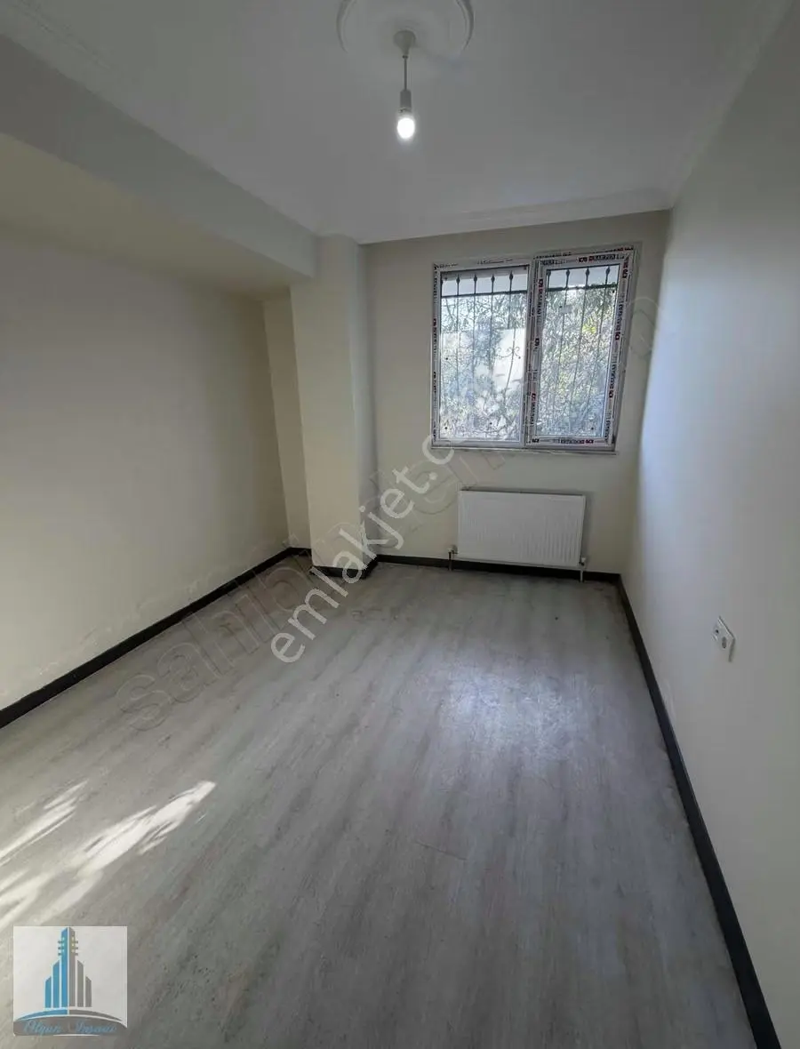 Başakşehir Güvercintepe Acil Satılık 1+1 Yüksek Bahçe Kat - Görsel 3
