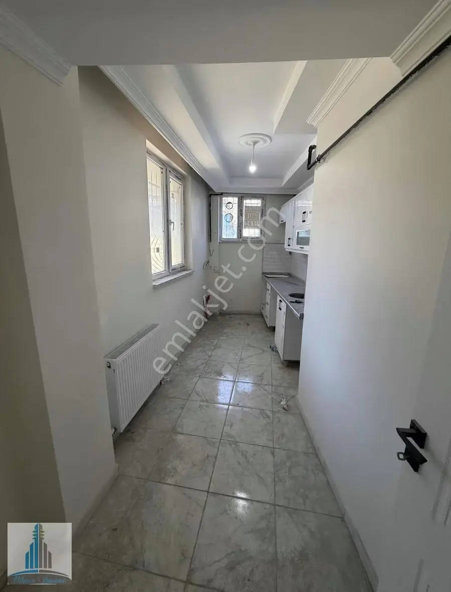 Başakşehir Güvercintepe Acil Satılık 1+1 Yüksek Bahçe Kat - Görsel 8