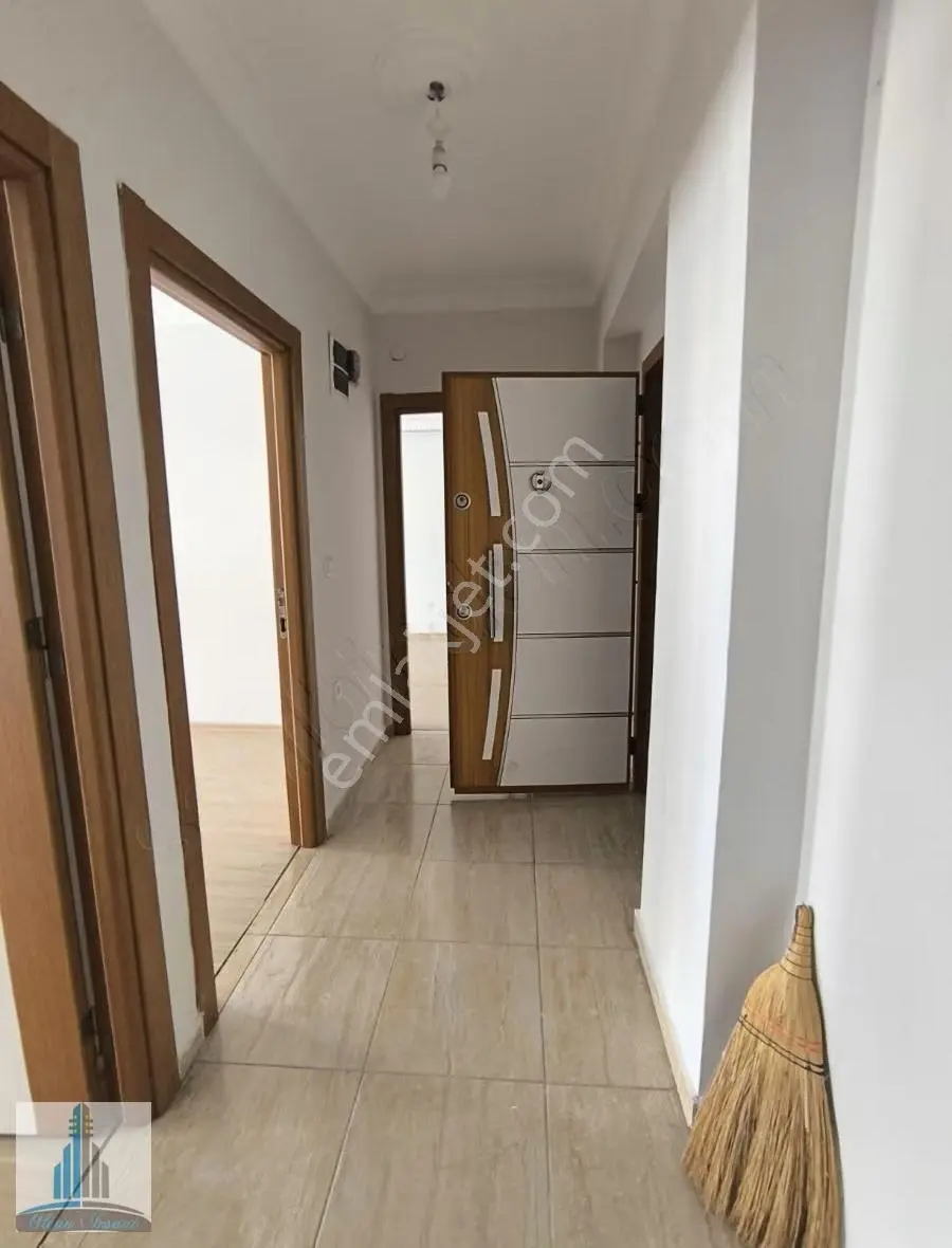 Başakşehir Güvercintepe'de Satılık 2+1 Yüksek Giriş Daire.