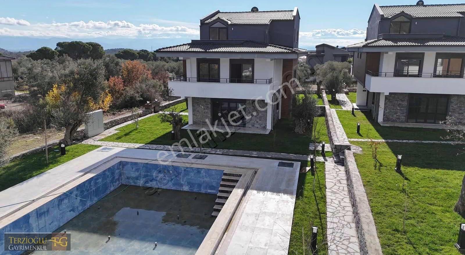 Terzioğlu'ndan Güre De Havuzlu Sitede Kiralık 3+1 Deluxe Villa