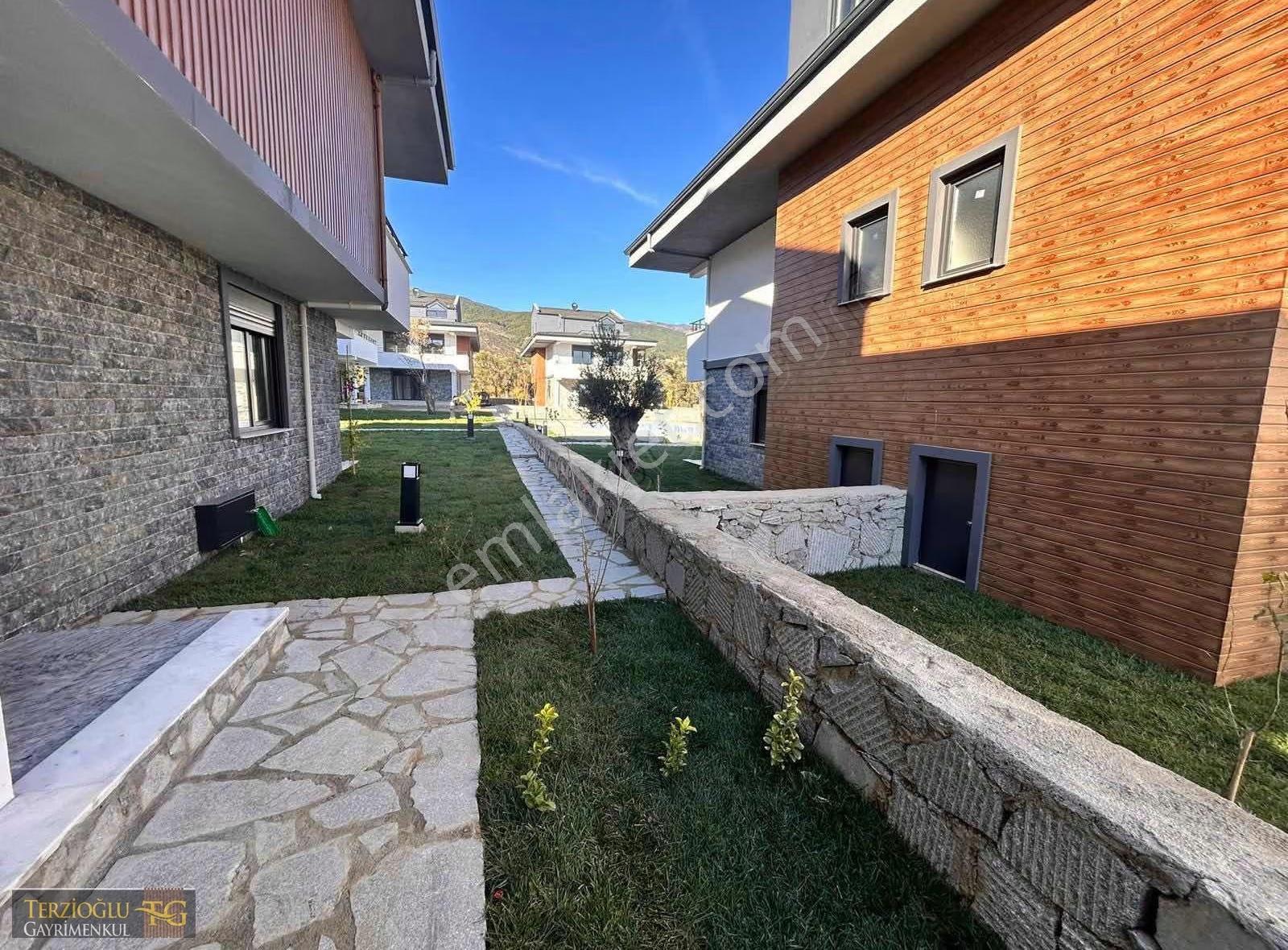 Terzioğlu'ndan Güre De Havuzlu Sitede Kiralık 3+1 Deluxe Villa - Görsel 23