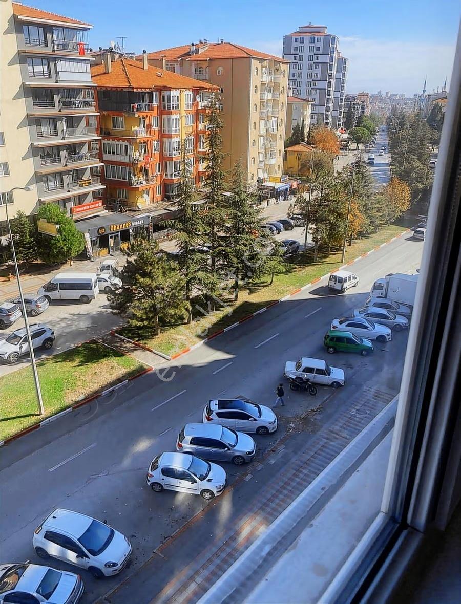 Şeref Caddesi 3+1 130 M2 Ana Cadde Mükemmel Konumda - Görsel 12