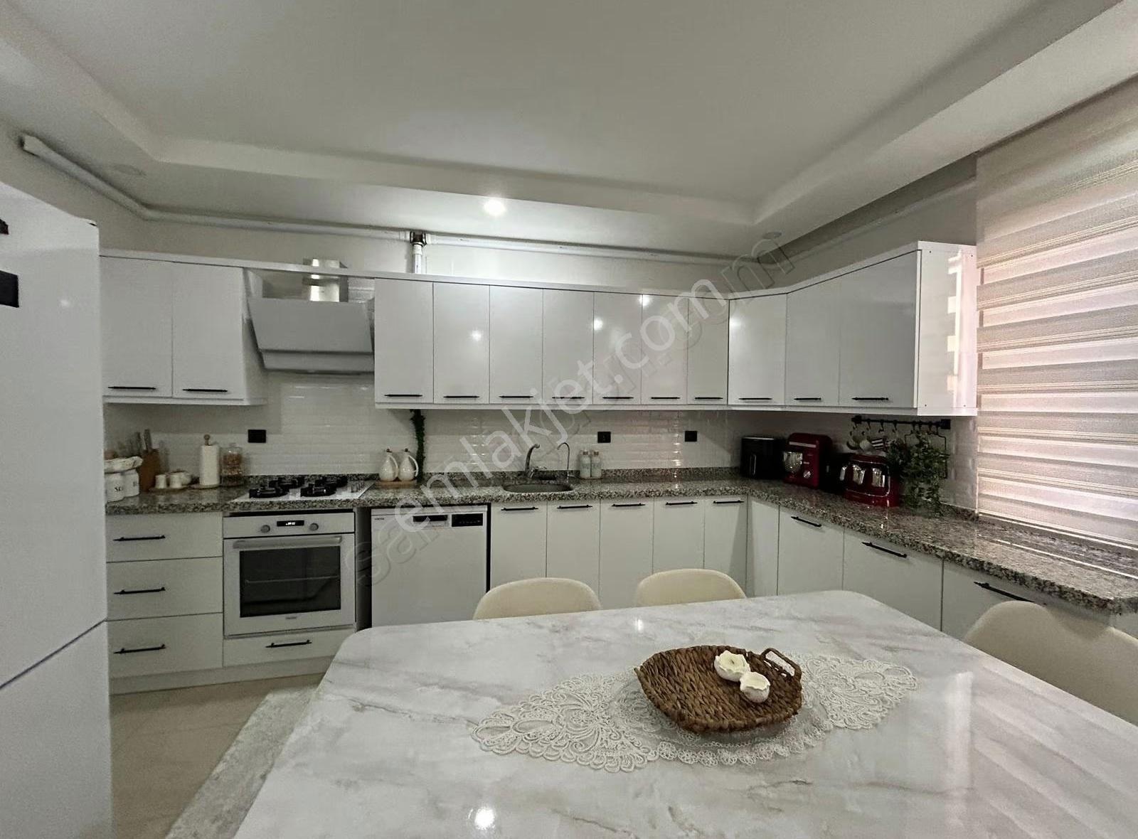Kadirli Hastanesi Yanı, 2+1, 110 M² Geniş Daire