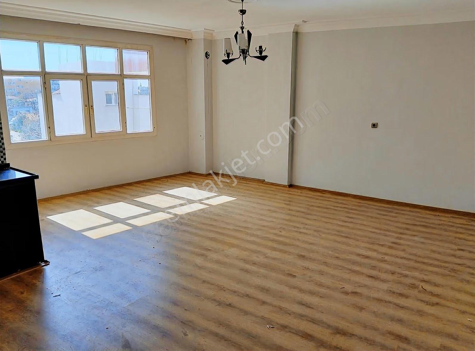 Kadirli Şehir Merkezinde Satılık 3+1 Daire (135m²) - Görsel 5
