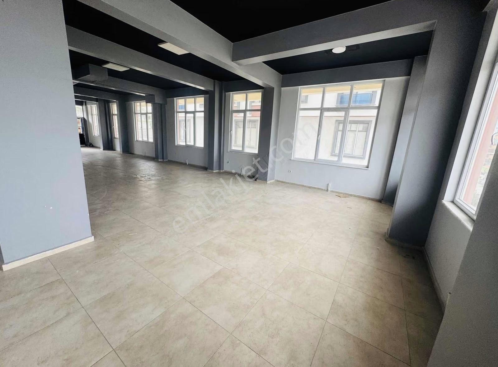 Bergama Caddesi Üzeri 250m2 Ofisli Kiralık Dükkan - Görsel 9