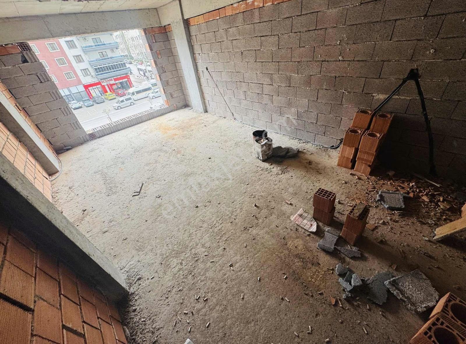 Bergama Caddesi Üzeri Devlet Hastenesi Yakınında 3+1 Daire - Görsel 9