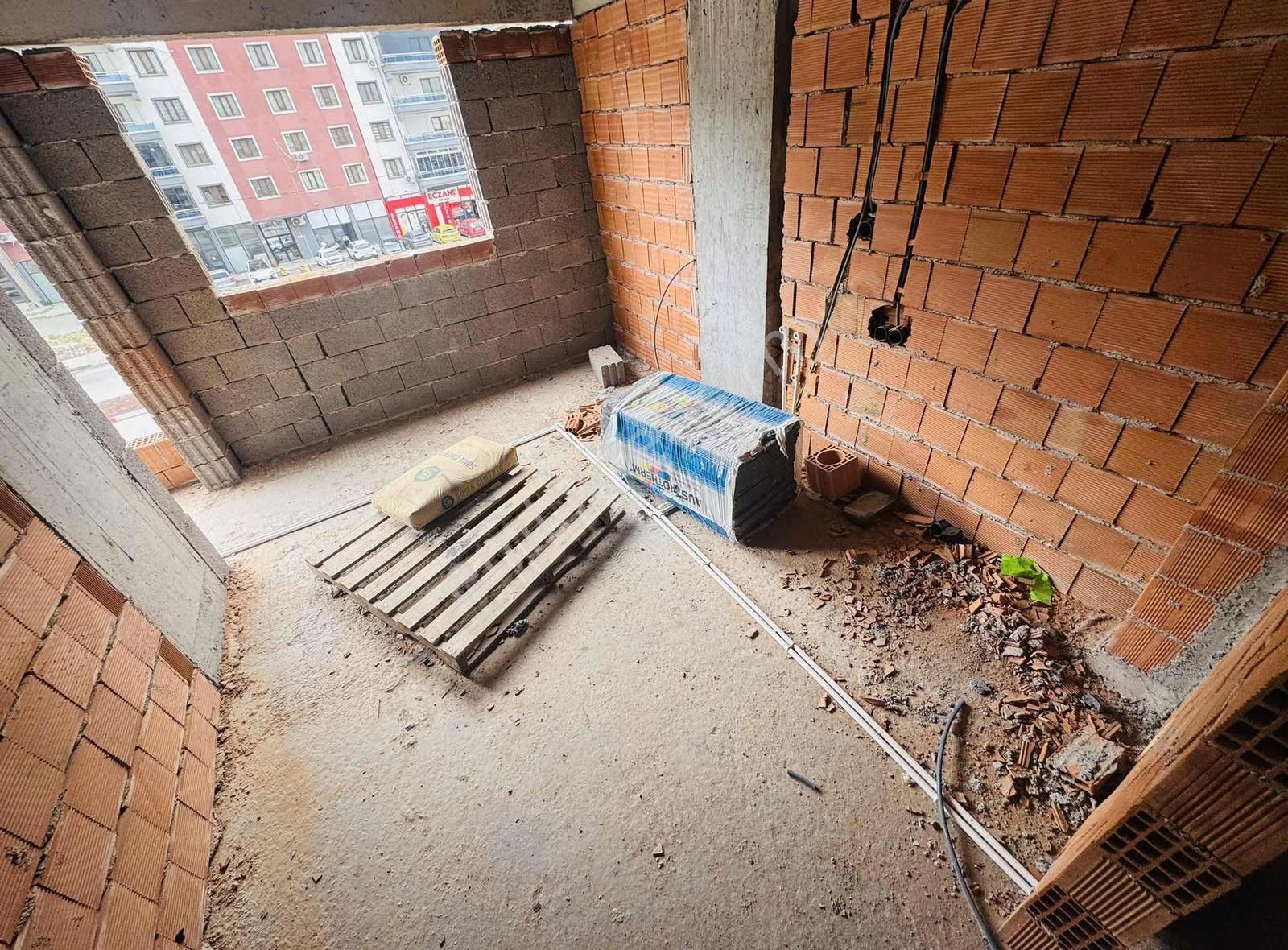 Bergama Caddesi Üzeri Devlet Hastenesi Yakınında 3+1 Daire - Görsel 26