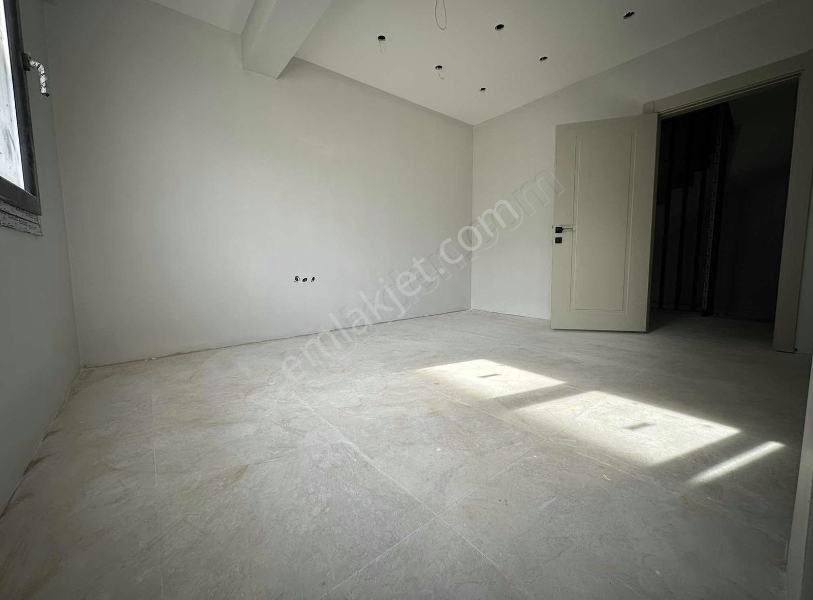 En Çok Aranan Mevkiide Şehirin İçinde Müstakil Villa Bahçe Teras - Görsel 34