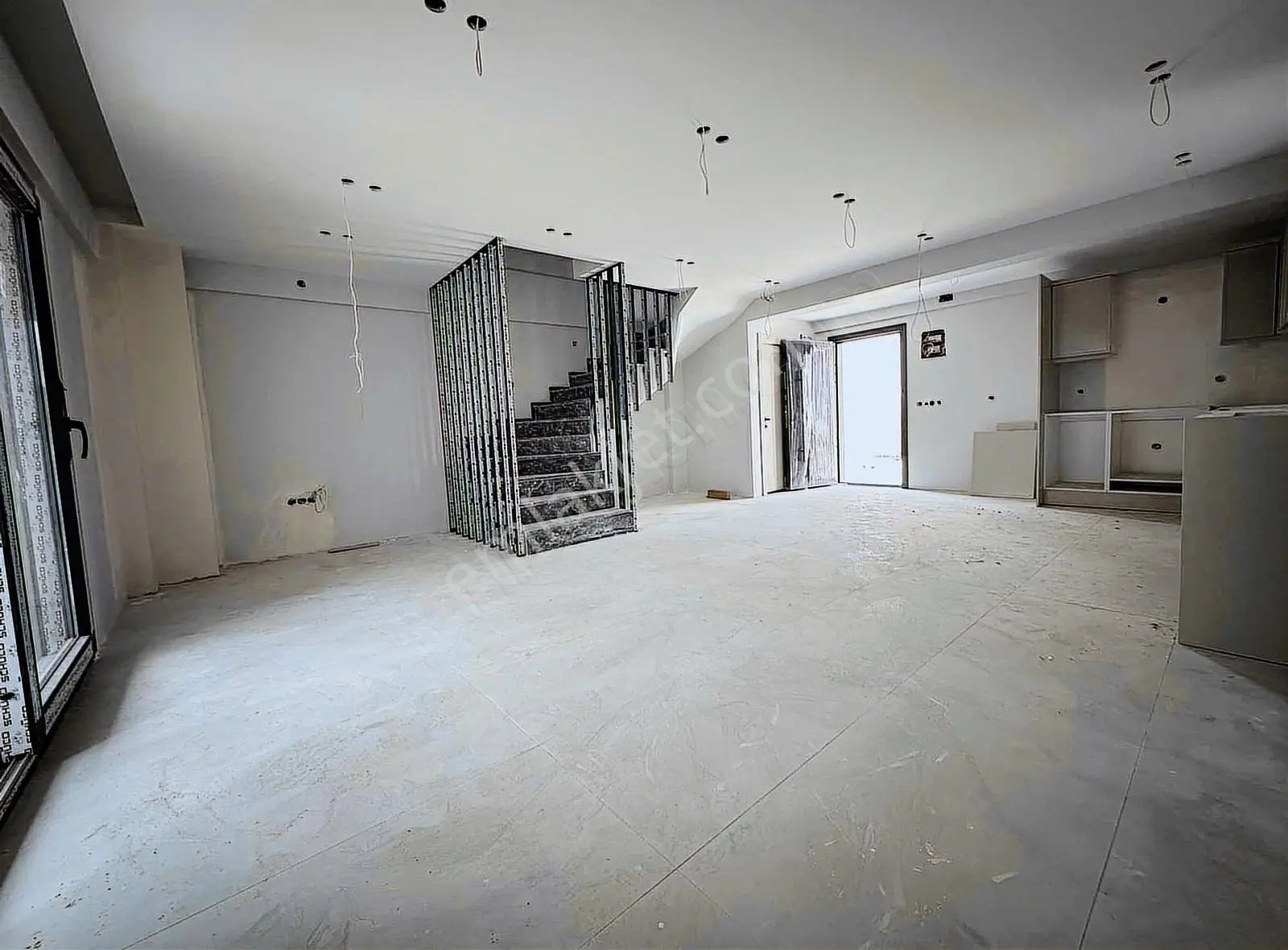 En Çok Aranan Mevkiide Şehirin İçinde Müstakil Villa Bahçe Teras - Görsel 5