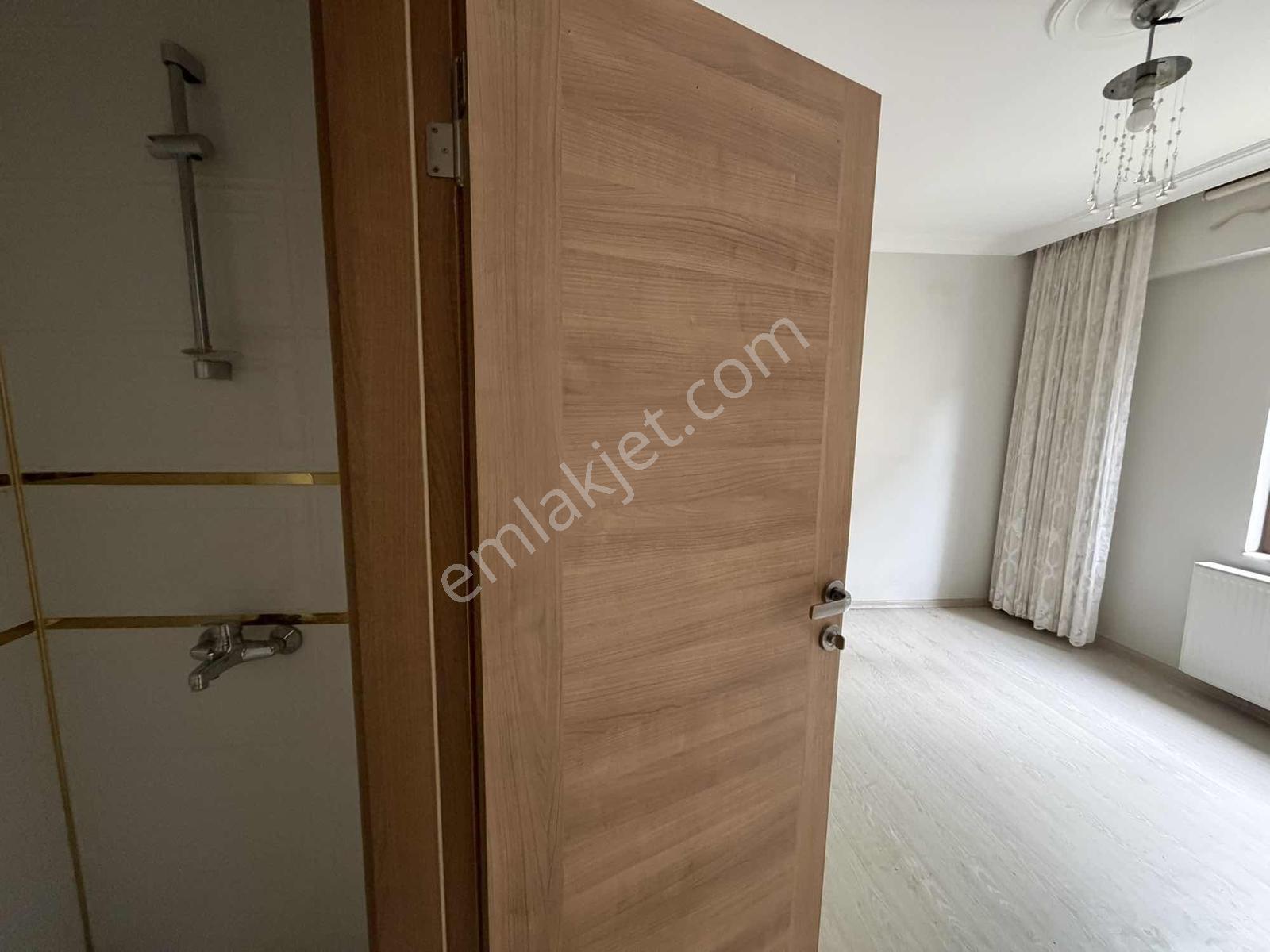 Erenler Kiralık 2+1 Daire Ebevyn Banyolu Kapalı Mutfak Remax Ay - Görsel 29