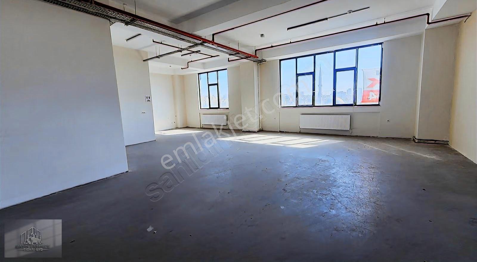 Sulyapıdan İskanli 700 M2 Yeni Binada İş Yeri Plaza Katı