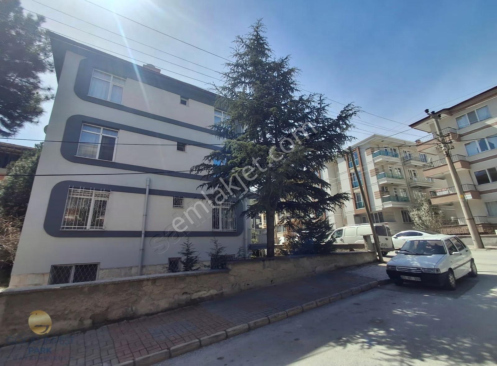 Afyonkarahisar Merkez İstiklal'de Fırsat 3+1 Daire - Görsel 2