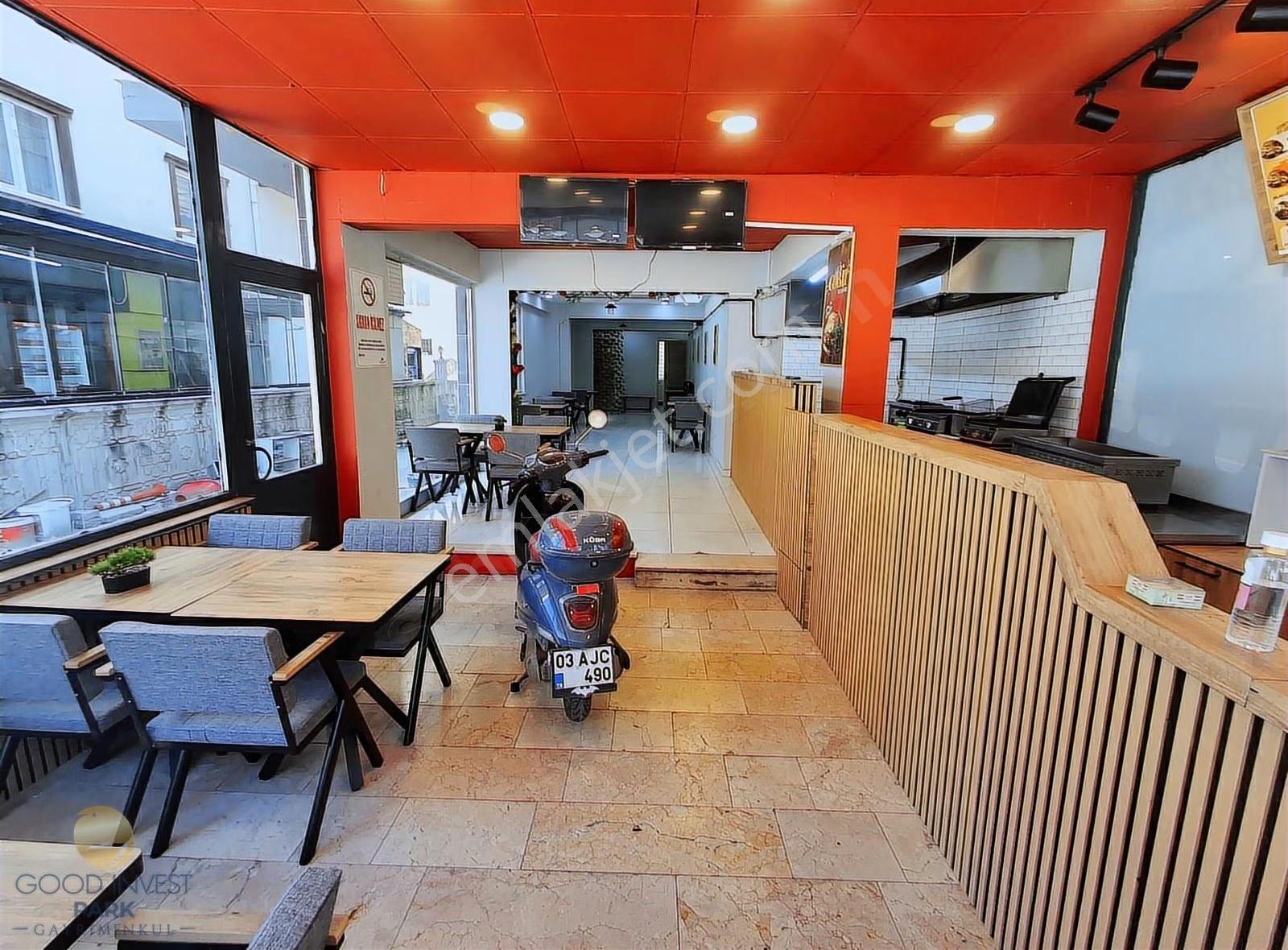 Erenler Devren Kiralık Fast Food 140m² Hazır Eşyalı Yüksek Ciro! - Görsel 3