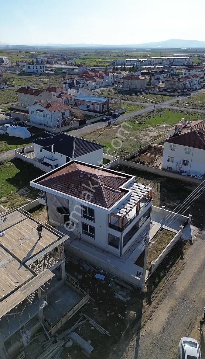 Bolvadin Villa Satılık Geniş Ferah 4,5+1/pergola Teras+kışbahçe - Görsel 26