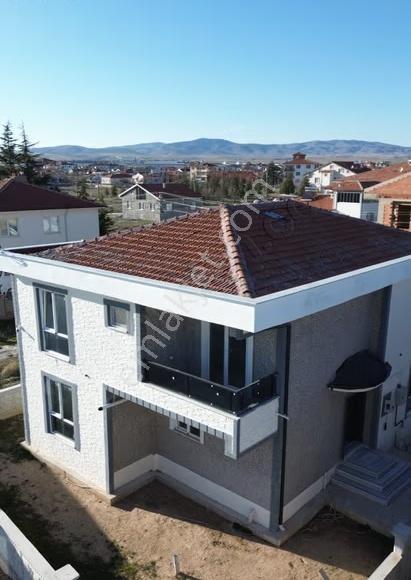 Bolvadin Villa Satılık Geniş Ferah 4,5+1/pergola Teras+kışbahçe - Görsel 6