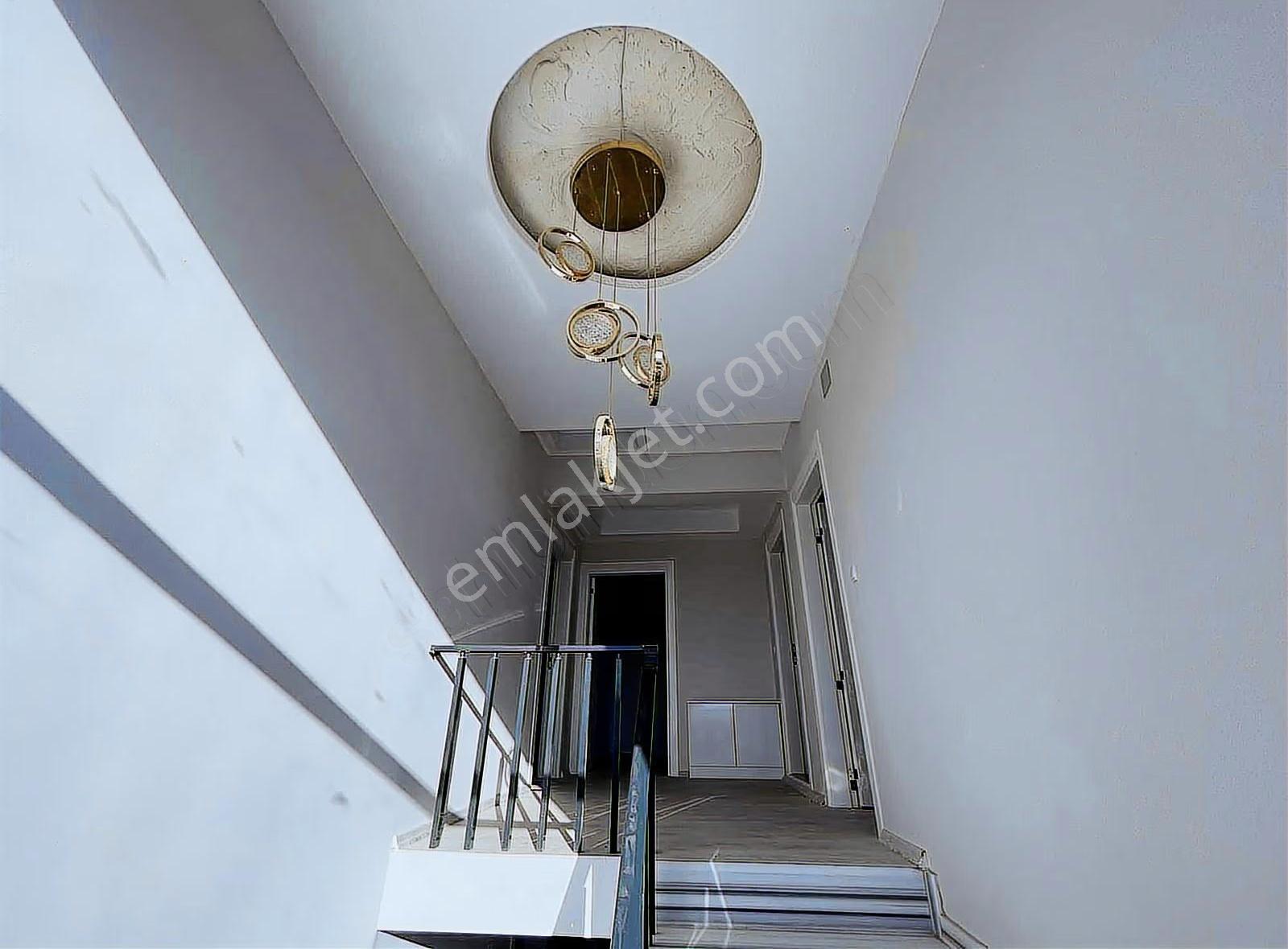 Bolvadin Villa Satılık Geniş Ferah 4,5+1/pergola Teras+kışbahçe - Görsel 24