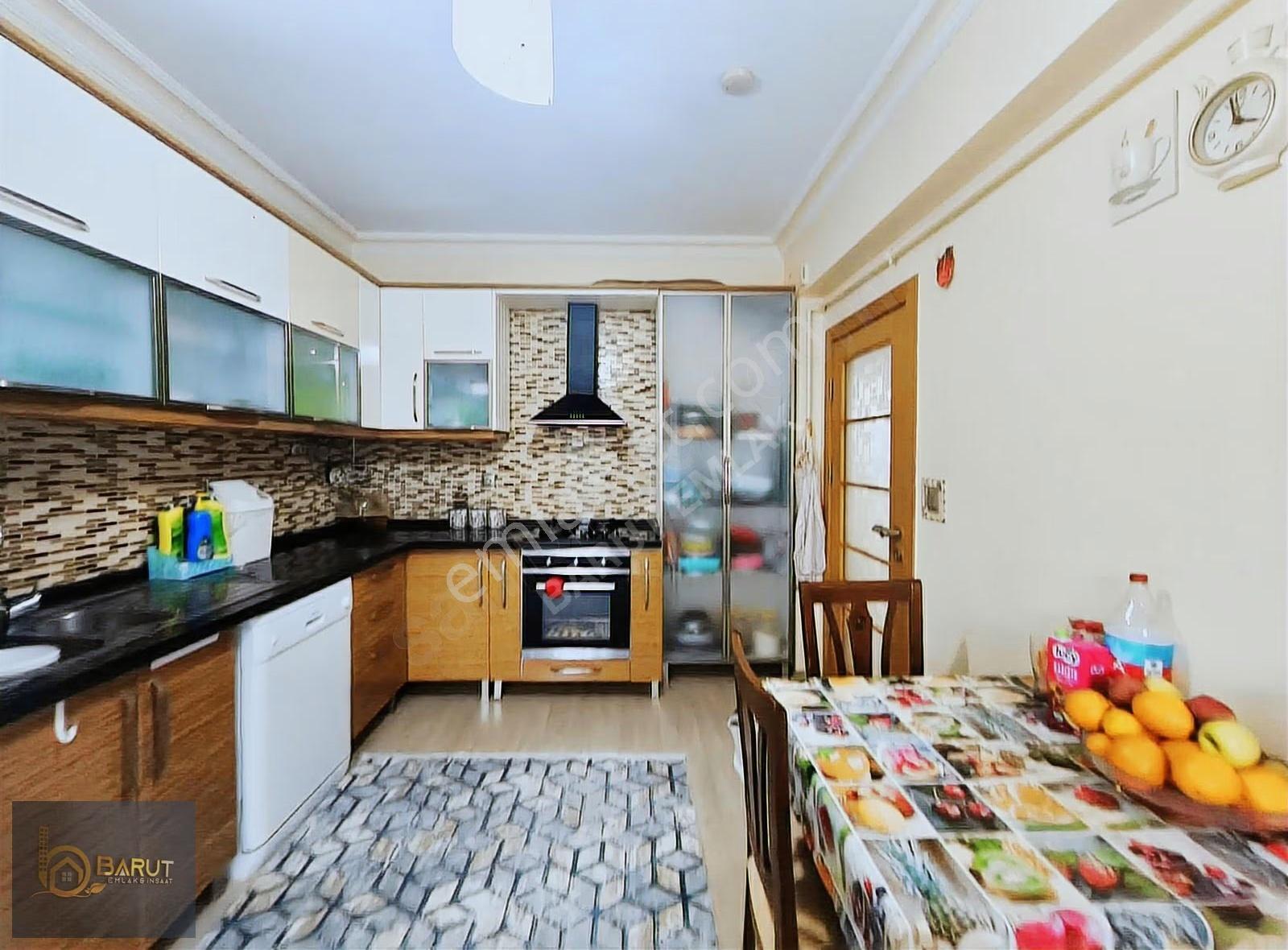Barut Emlak_asansörlü 3+1 135m2 Site Dairesi Okullar Bölgesinde