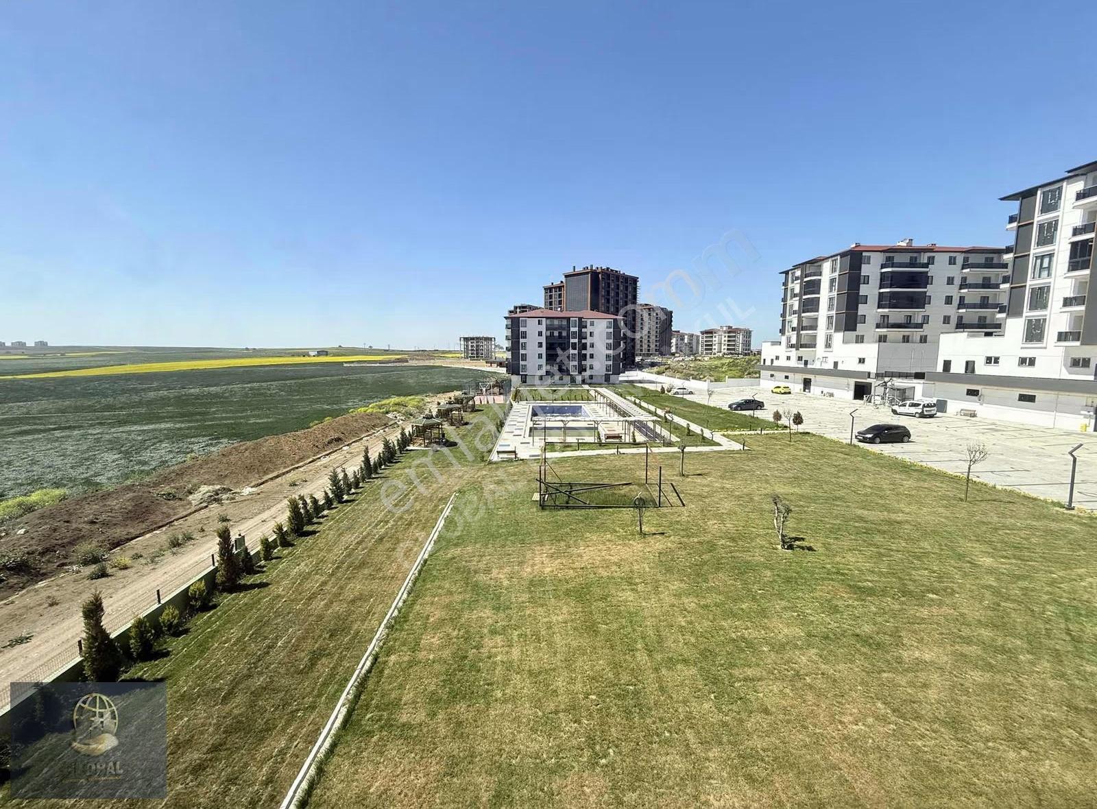 Havuzlu Güvenlikli Site İçi 2+1 Arakat Çift Balkon %80 Kredili - Görsel 11