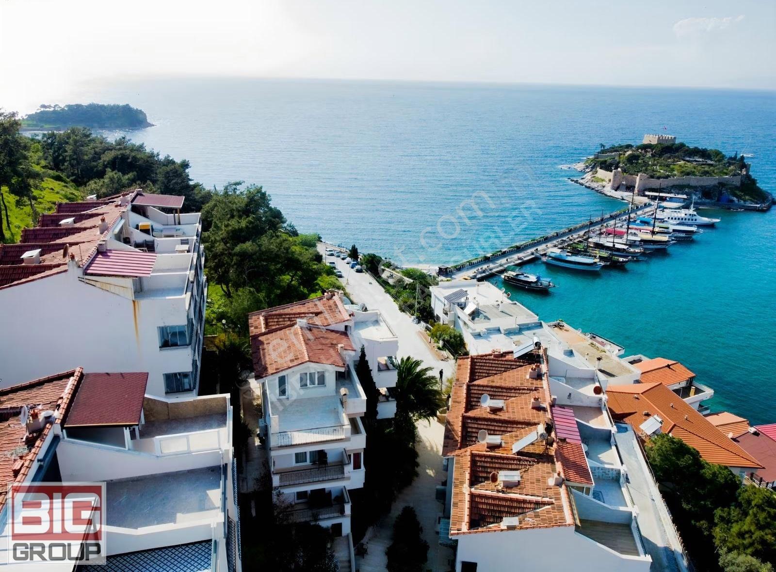 İkonik Kuşadası Manzaralı, Merkezde, 4+1, Yenilenmiş Temiz Villa - Görsel 12