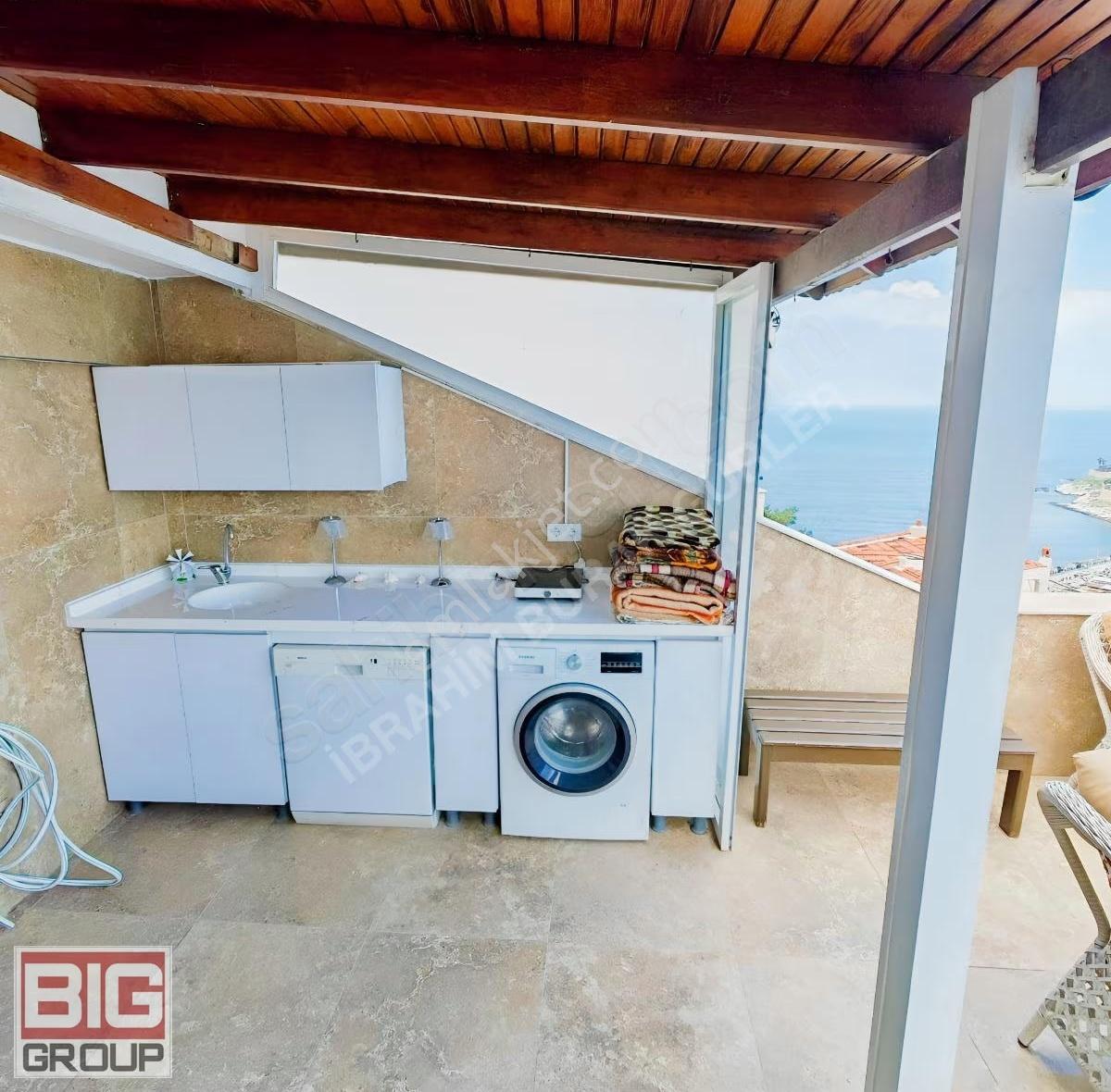 İkonik Kuşadası Manzaralı, Merkezde, 4+1, Yenilenmiş Temiz Villa - Görsel 8