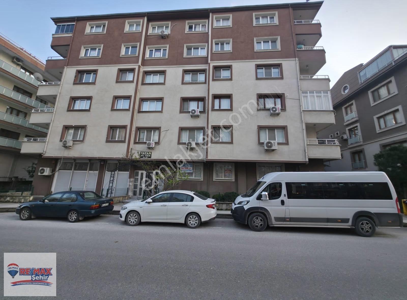 Yalova Merkez Bahçelievler Mah. Vega Avm Sırasında Satılık 3+1 D