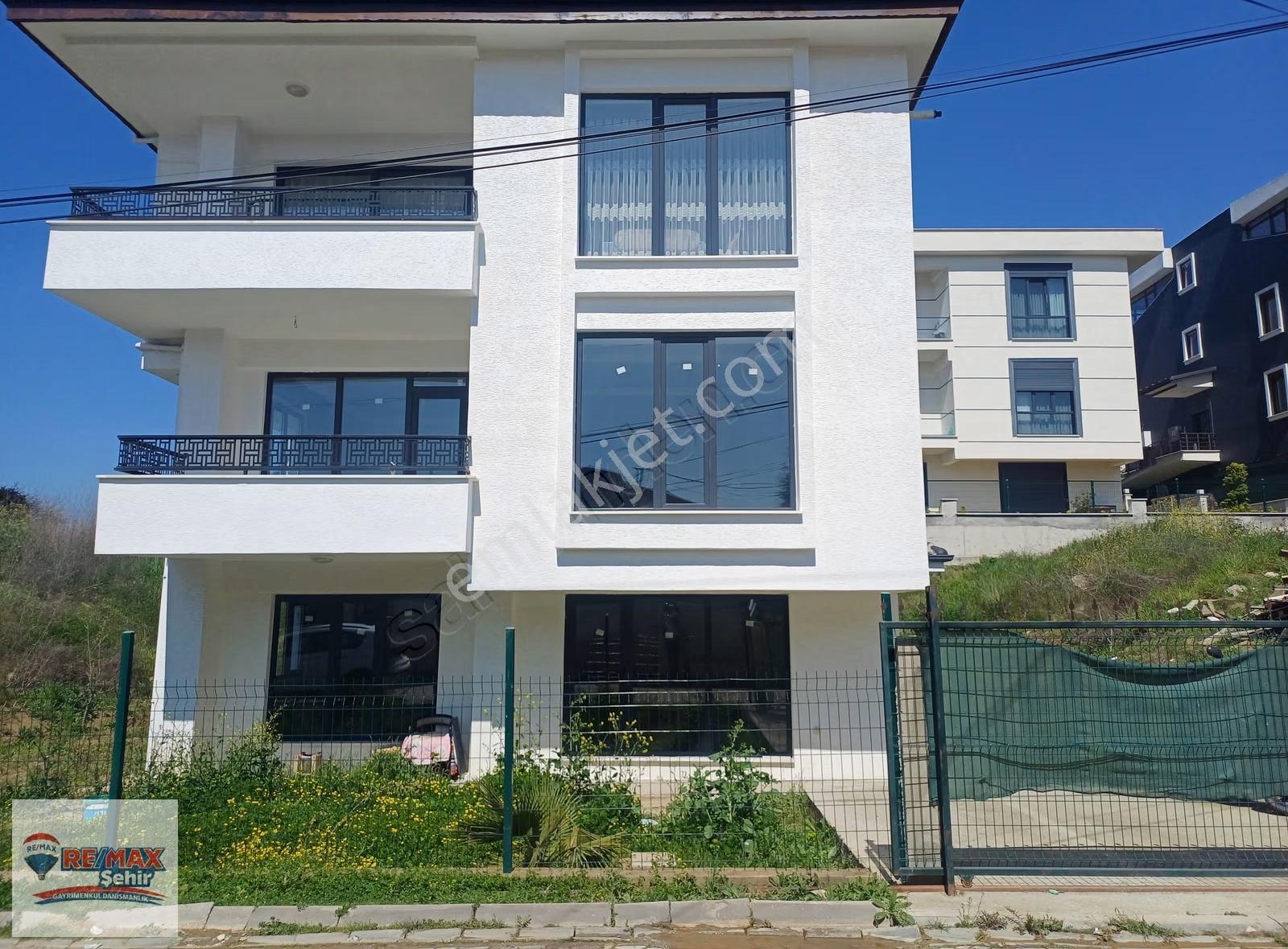Yalova Kadıköy Özden Mahallesinde Yatırımlık 3 Katlı Bina! - Görsel 10