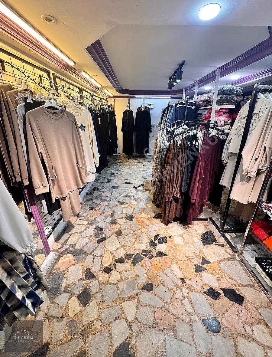 *çevrem* Kanarya'da Acil Devren Kiralık Bayan Giyim Mağazası - Görsel 8