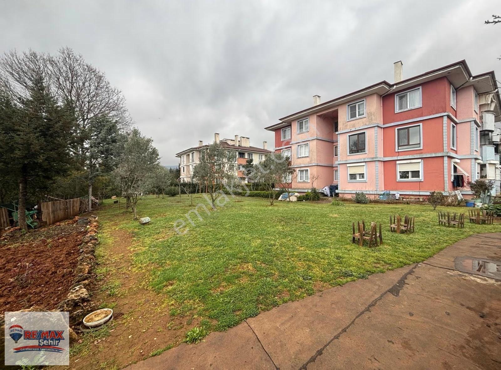 Yalova Paşakent Toki Konutlarında Satılık 3+1 Daire