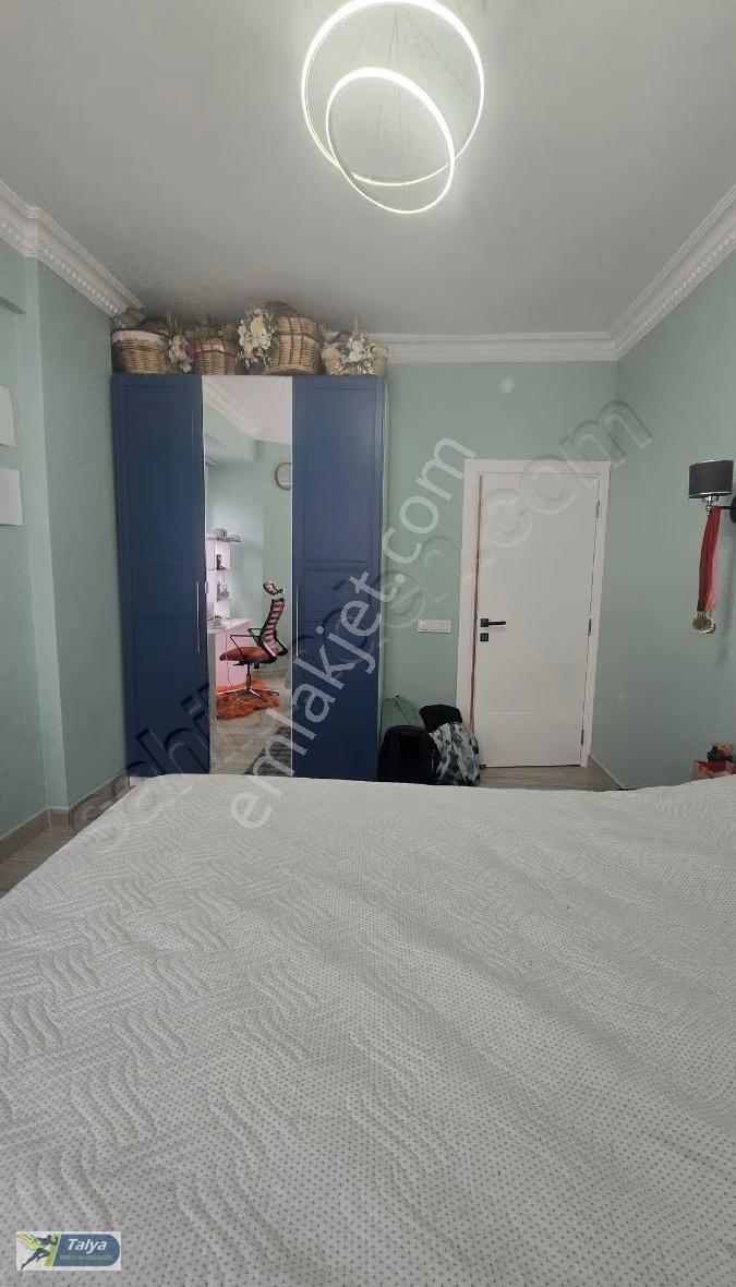 Denize Yakın Lüks Eşyalı 3+1 Satılık Villa Ortak Havuzlu - Görsel 13
