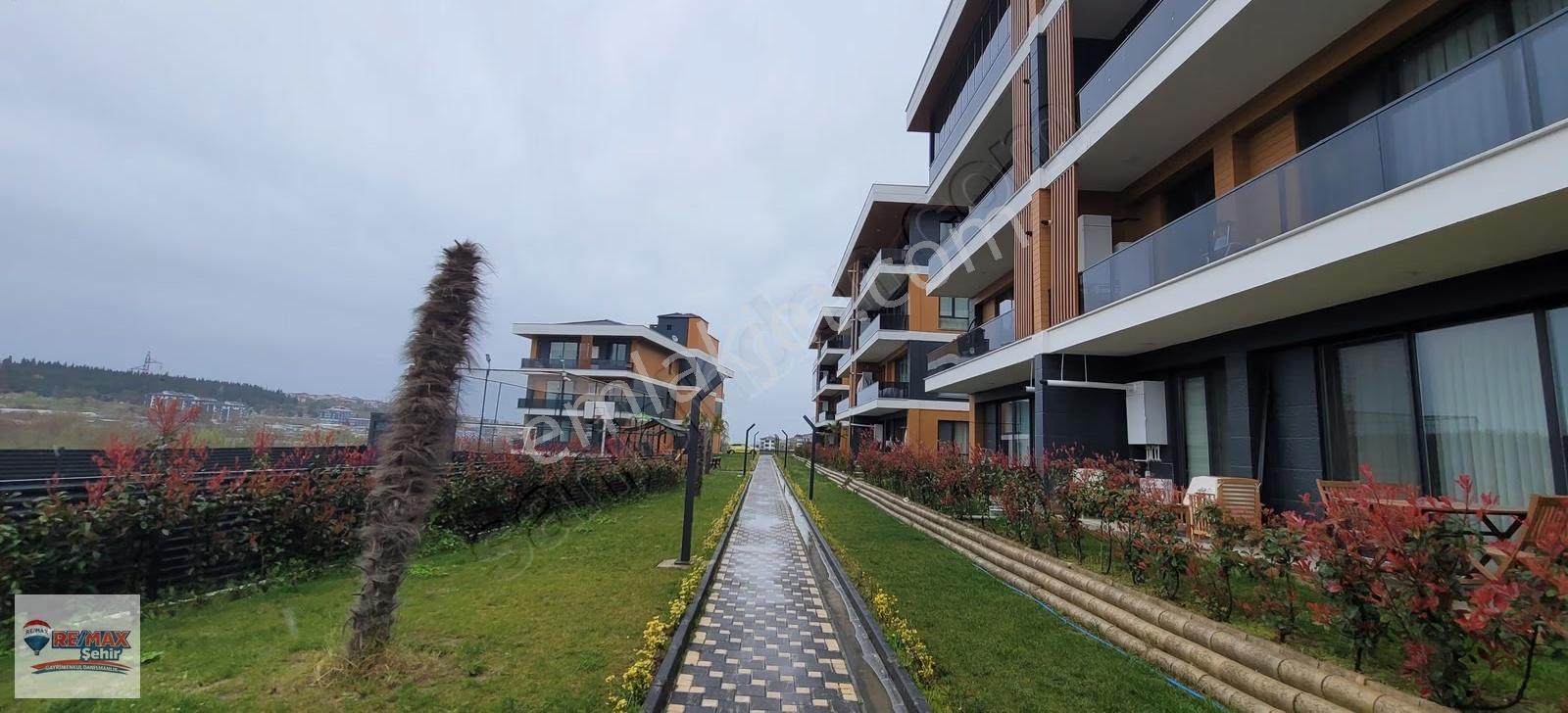 Remax'tan Yalova Merkezde Site İçinde Satılık Arakat Daire - Görsel 17