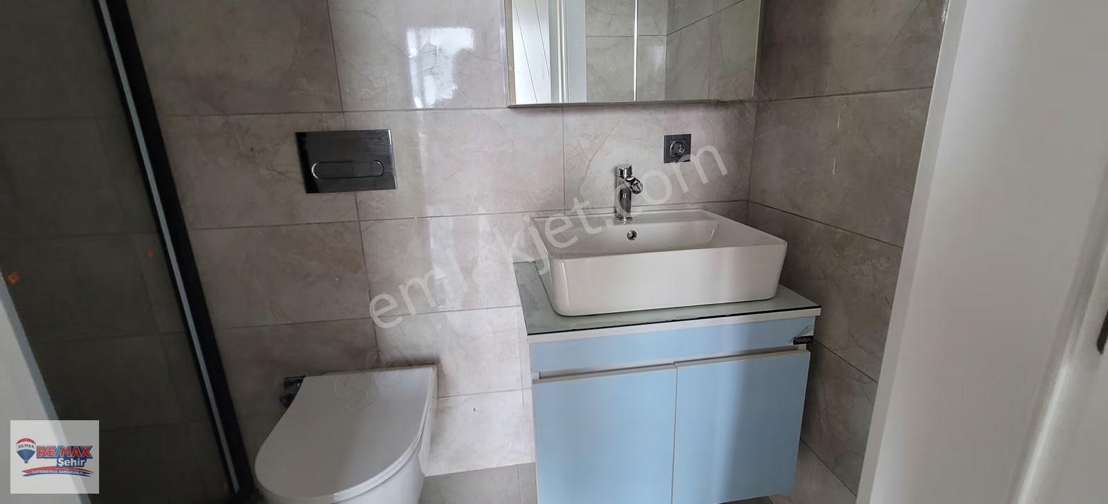 Remax'tan Yalova Merkezde Site İçinde Satılık Arakat Daire - Görsel 4