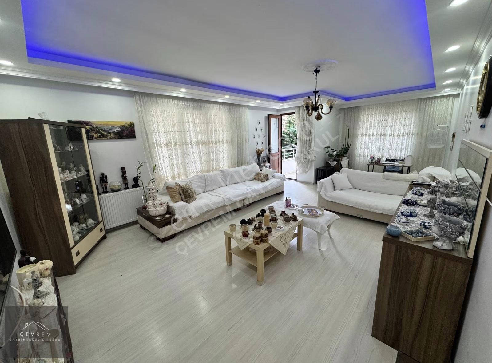 *çevrem* Cumhuriyet'te Harika Konumda Kullanışlı 3+1 130m² Daire - Görsel 12