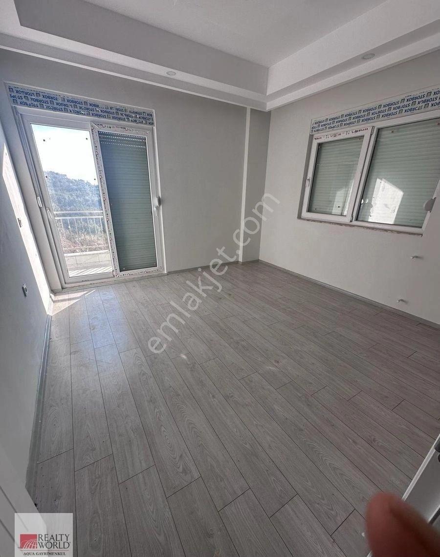 Şehir Hastanesi Yakınında Ferah 3+1 Satılık 2 Yaşında Daire - Görsel 4
