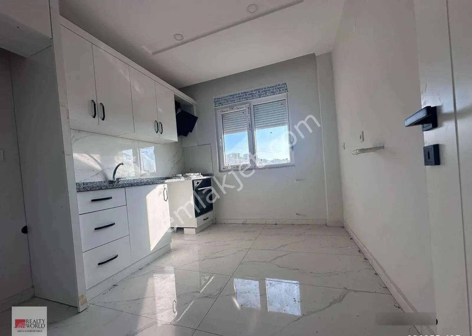 Şehir Hastanesi Yakınında Ferah 3+1 Satılık 2 Yaşında Daire
