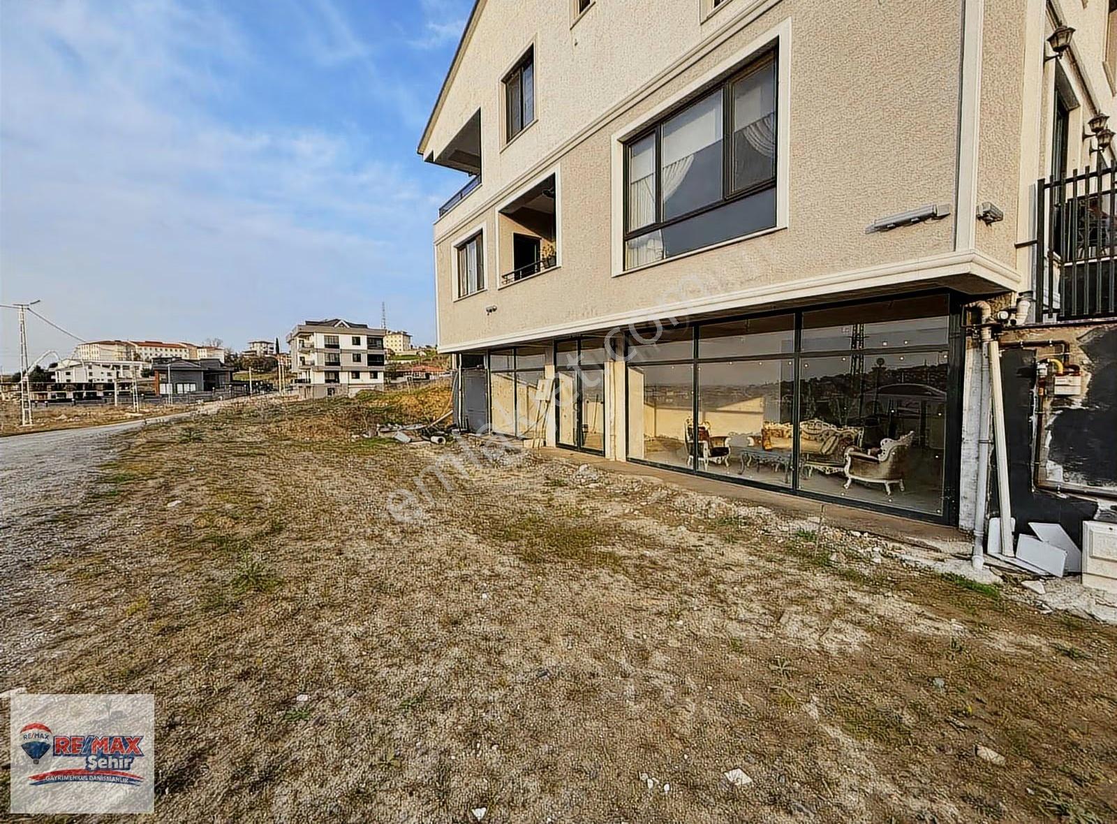 Remax Şehir Siteler Bölgesinde Deniz Manzaralı Satılık Dükkan - Görsel 6