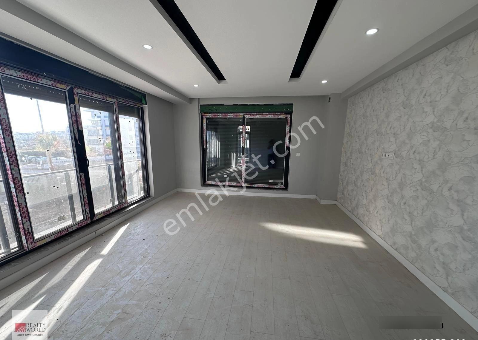 Kepez'de Havuzlu Lüks Sitede, 140 M², 3+1, Ebeveyn Banyolu Daire
