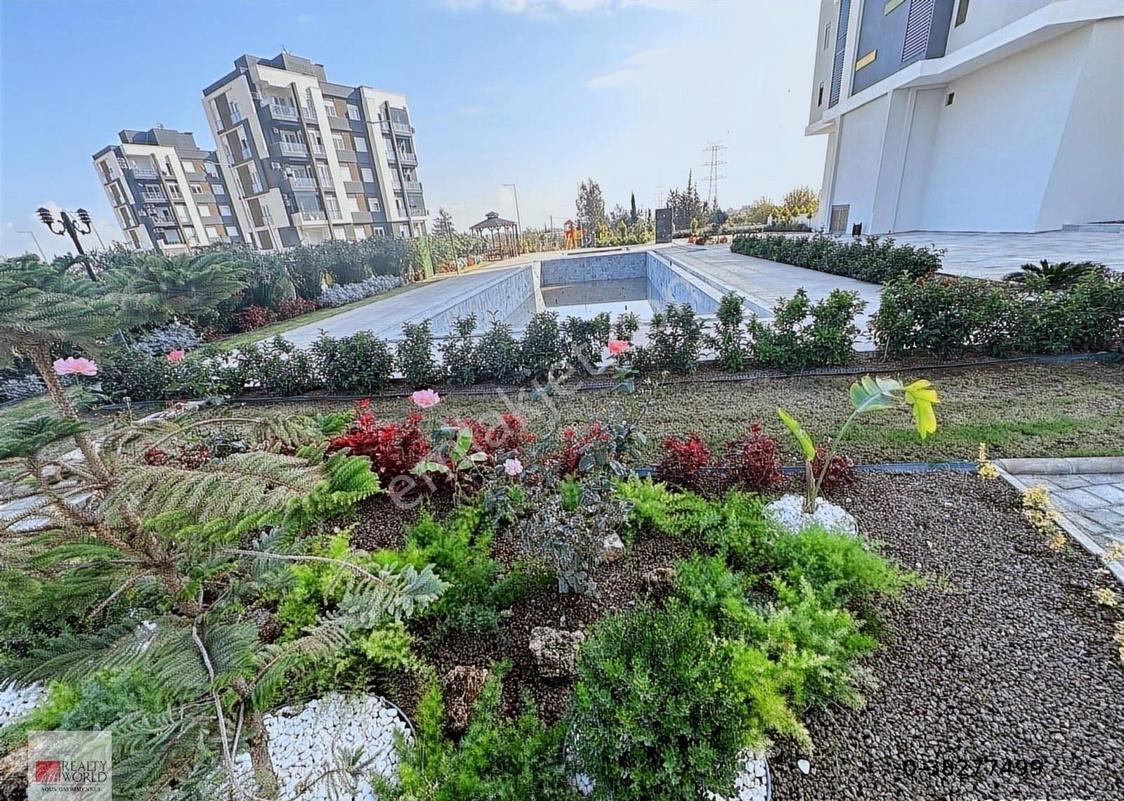 Kepez'de Sıfır Havuzlu Site İçerisinde Ebeveyn Banyolu 2+1 Daire