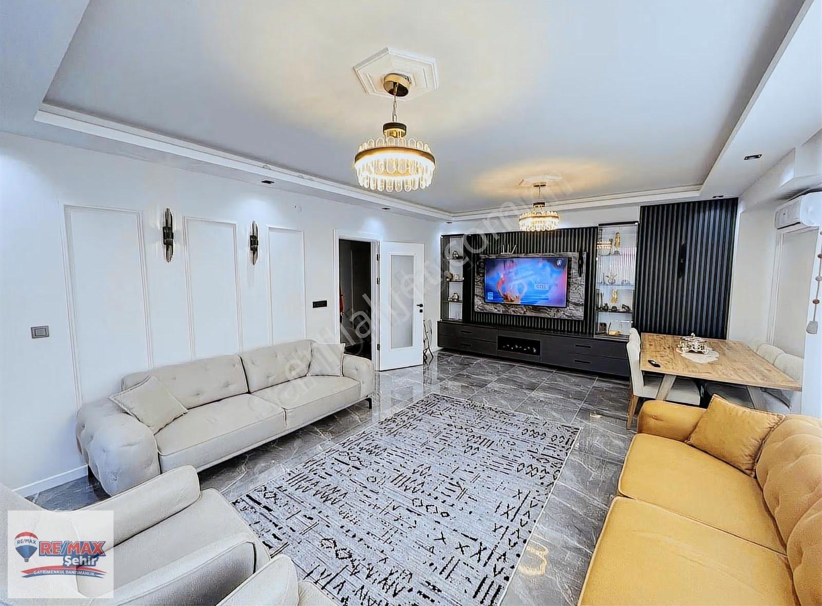 Remax Şehir Yalova Kadıköy Özden Mh. Satılık 8+2 Lüks Villa - Görsel 8