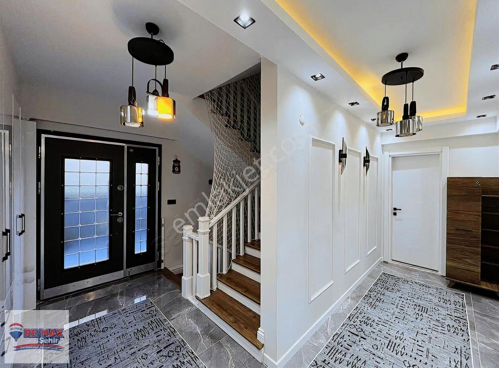 Remax Şehir Yalova Kadıköy Özden Mh. Satılık 8+2 Lüks Villa - Görsel 7