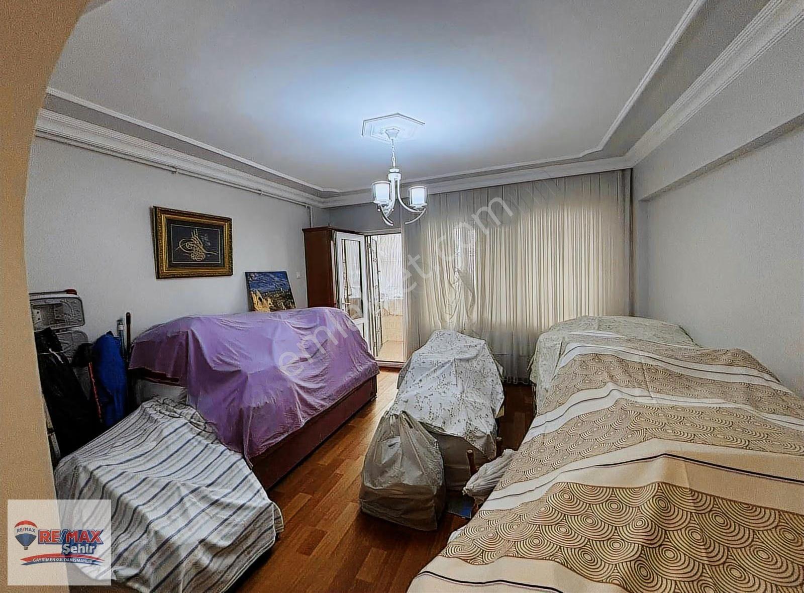Remax Şehir'den Yalova Merkezde Rüstempaşa Mah Satılık 2+1 Daire - Görsel 9