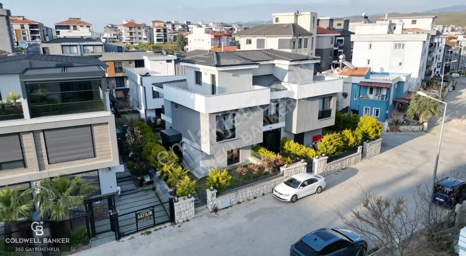 Seferihisar'da 2 Yıllık Bahçeli Tripleks 3+1 Satılık Villa - Görsel 30