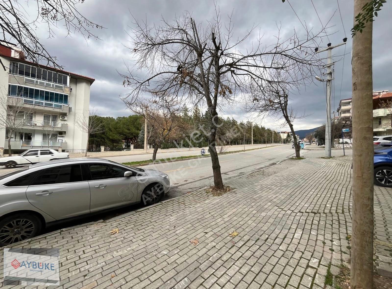 Zümrüt Evlere Yakın Cadde Üstü Kiralık 180 M2 Dükkan - Görsel 6