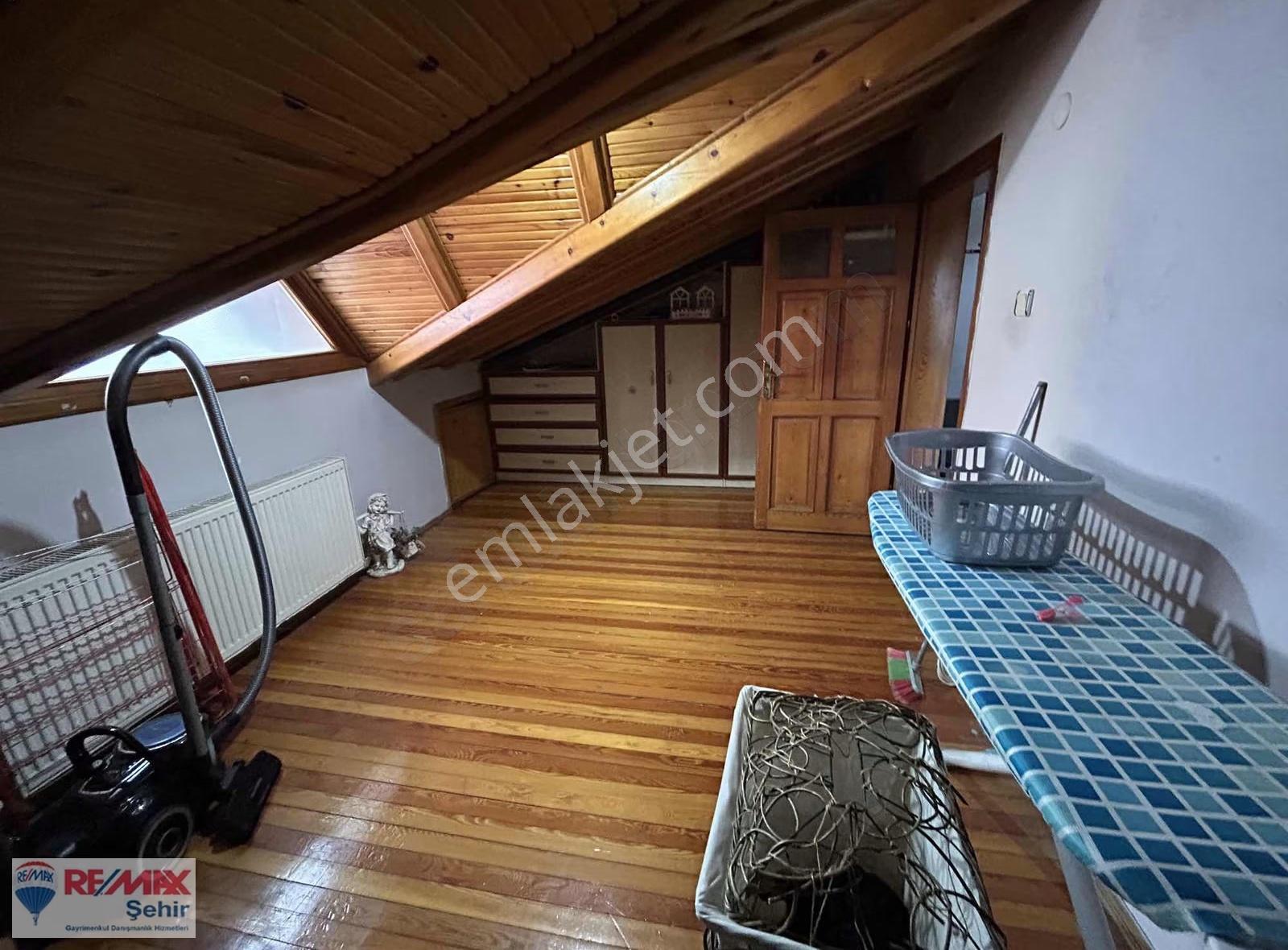 Re/max Şehir'den Yalova Merkezde Satılık Müstakil Ev - Görsel 21