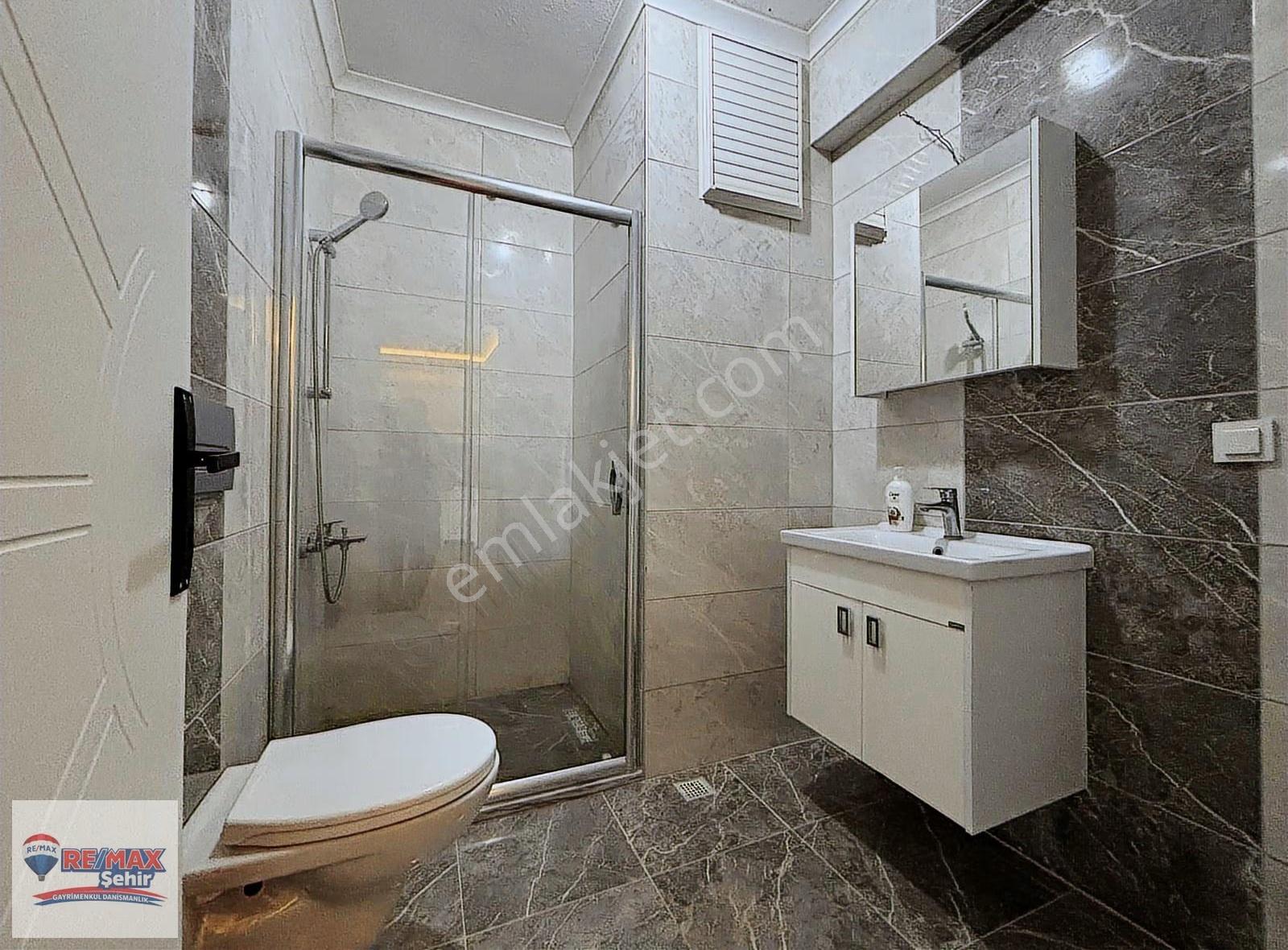 Remax Şehir'den Kadıköy'de Açık Otoparklı Satılık 1+1 Daire - Görsel 8