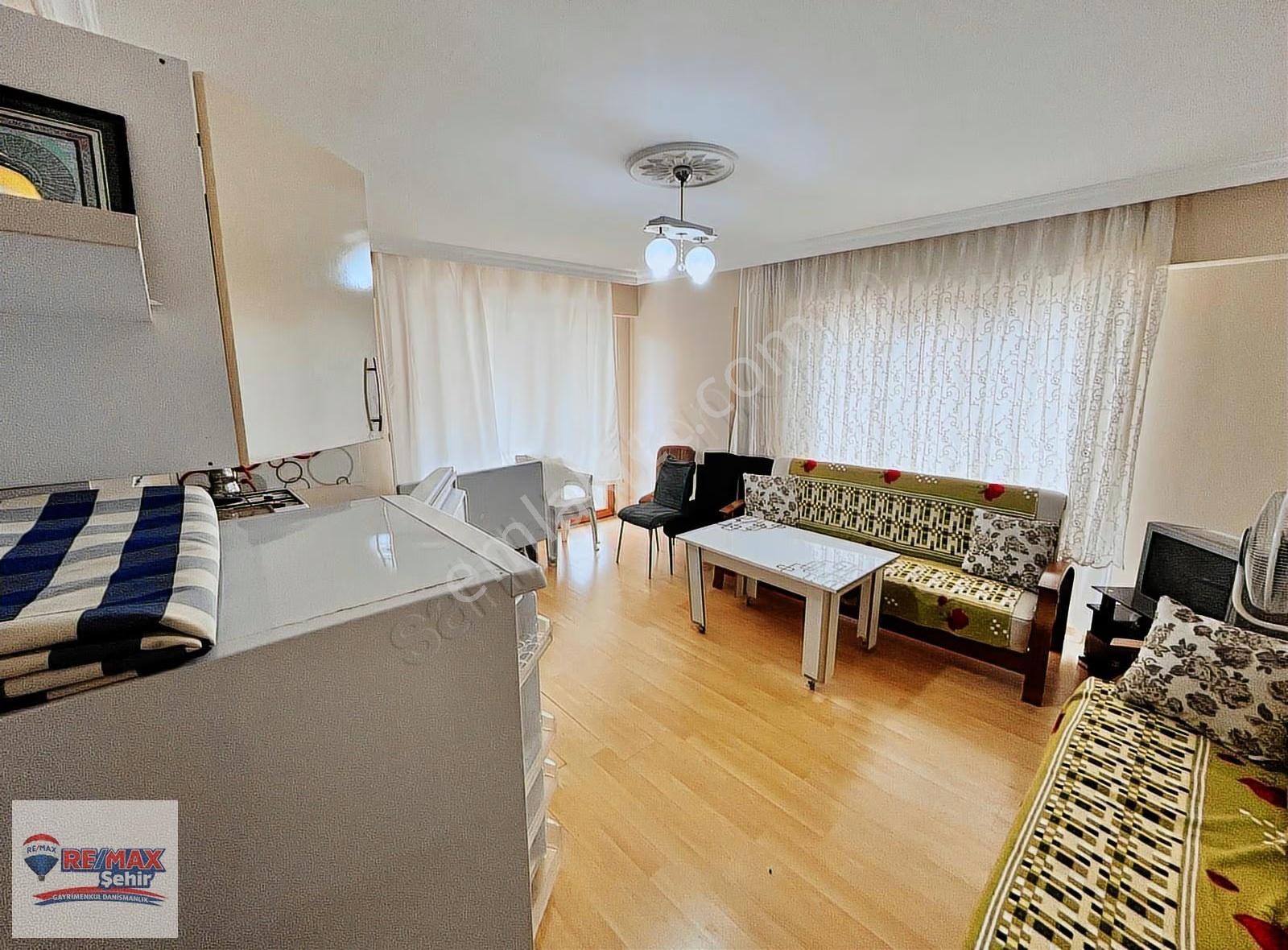Remax'tan Denize Sıfır Konumda Satılık Masrafsız 1+1 Daire - Görsel 7