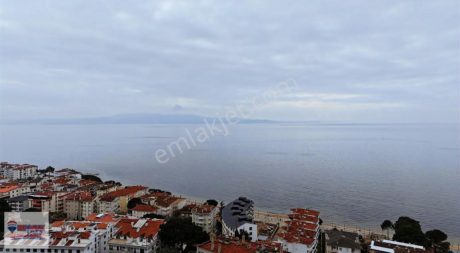 Remax'tan Denize 20 Metre! Satılık Fırsat 1+1 Daireler