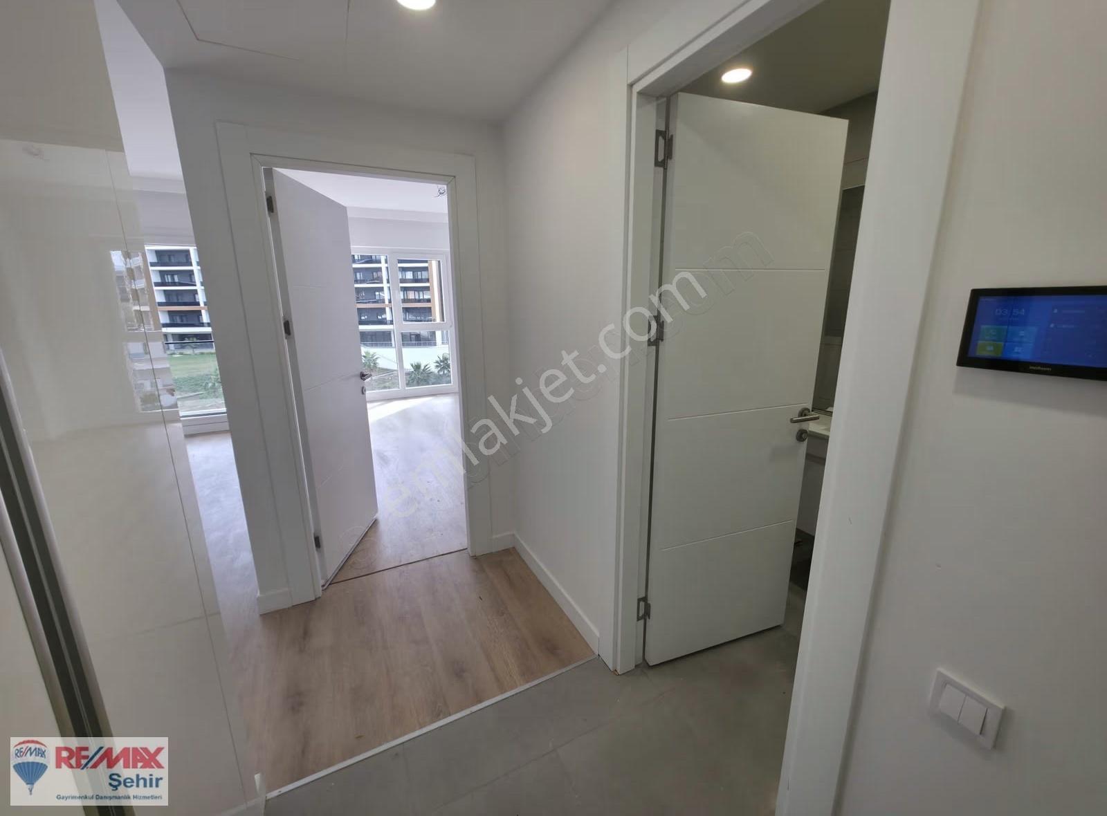 Remax Yalovadan Kadıköy Elegant Park Sitesinde 1+1 Arakat Daire - Görsel 11