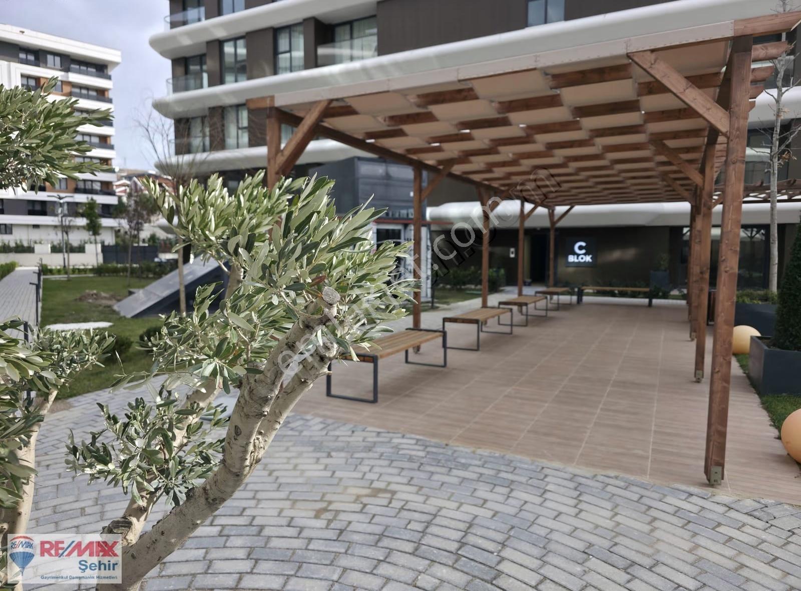 Remax Yalovadan Kadıköy Elegant Park Sitesinde 1+1 Arakat Daire - Görsel 22